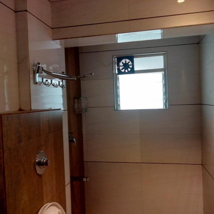 Hotel Everest Navi Mumbai Buitenkant foto