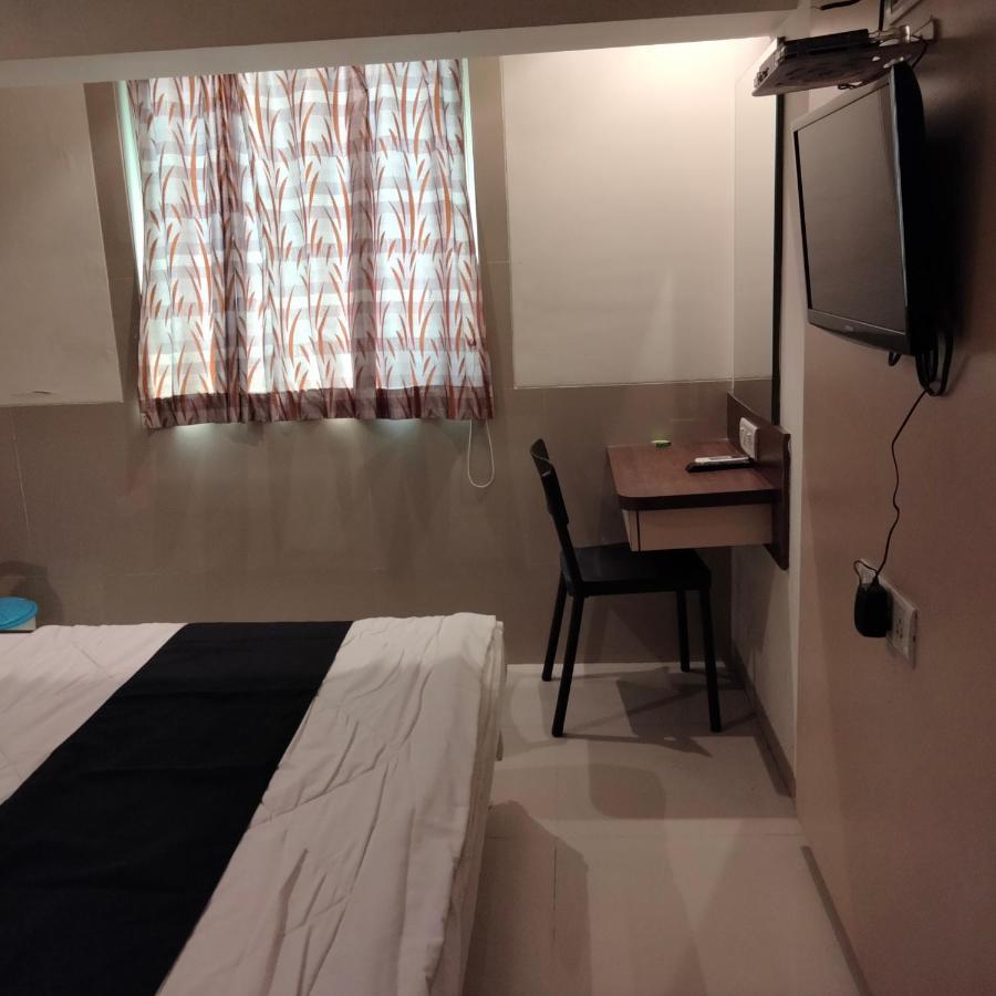 Hotel Everest Navi Mumbai Buitenkant foto
