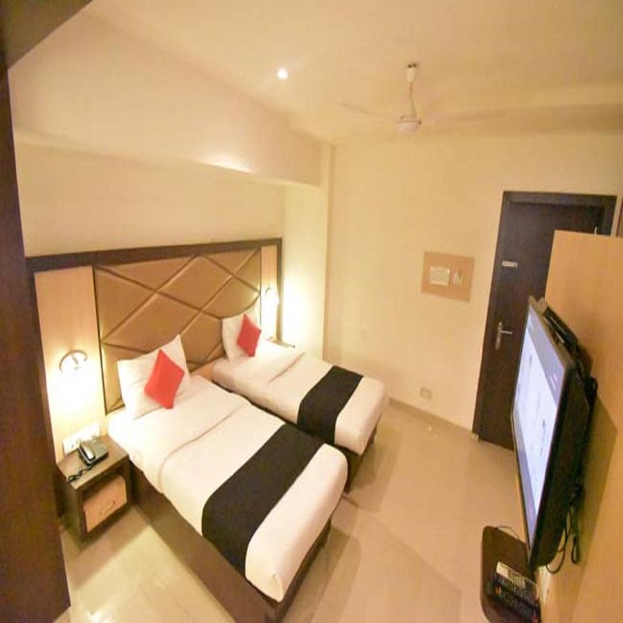 Hotel Everest Navi Mumbai Buitenkant foto