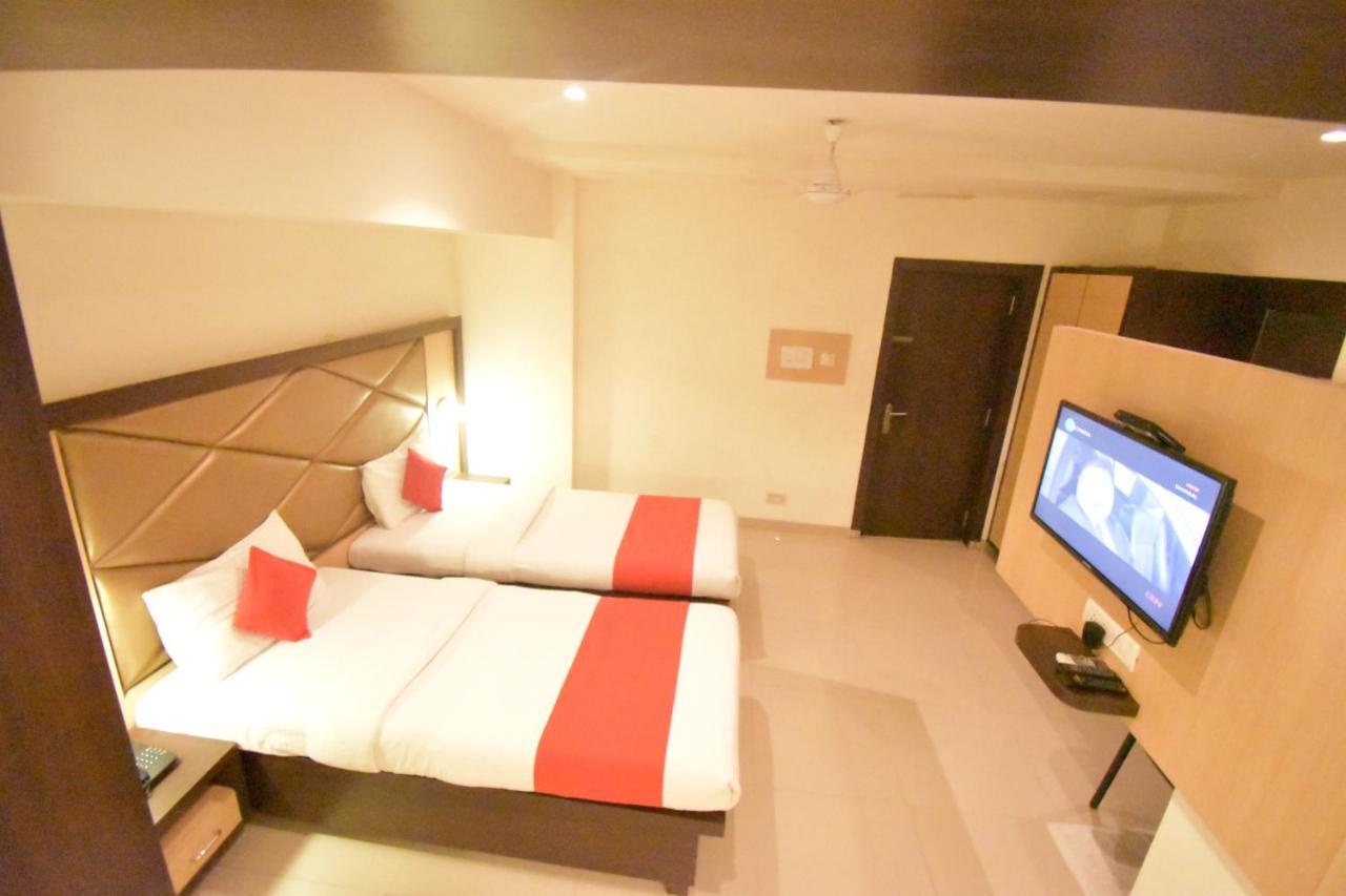 Hotel Everest Navi Mumbai Buitenkant foto