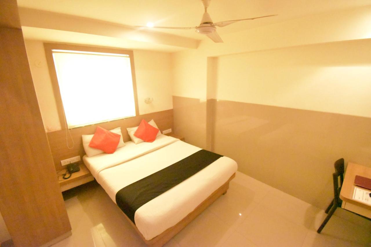 Hotel Everest Navi Mumbai Buitenkant foto