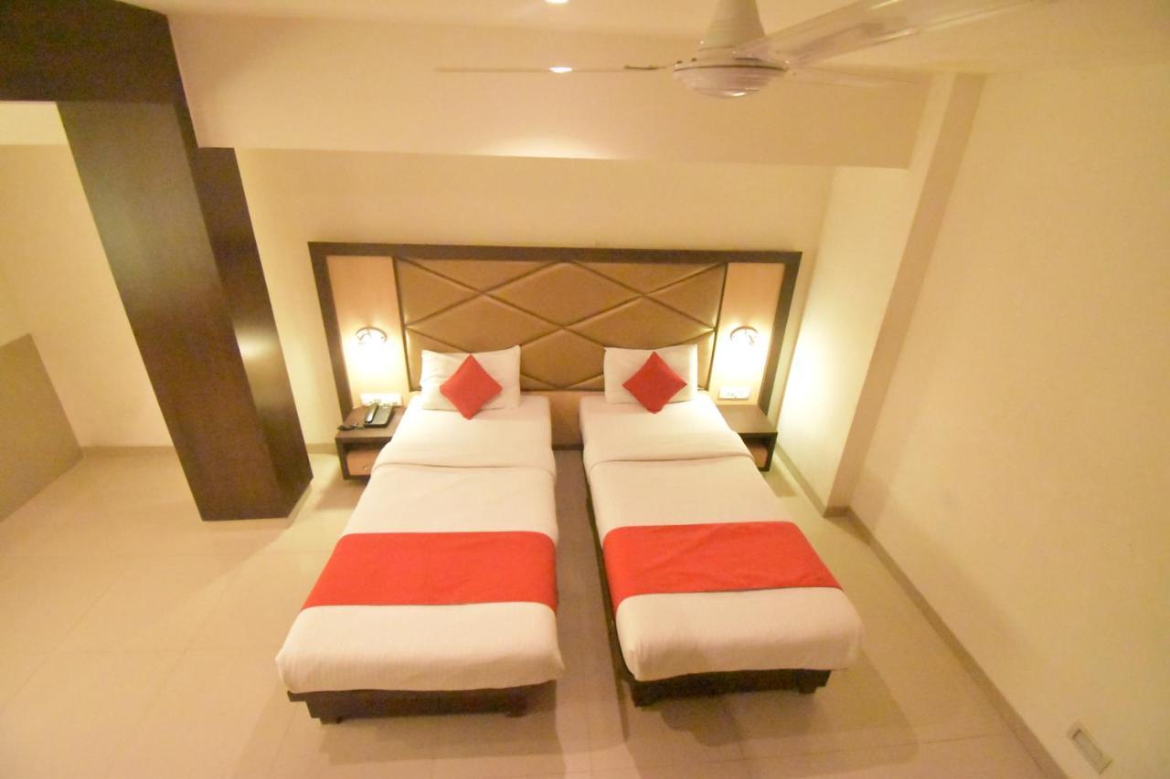 Hotel Everest Navi Mumbai Buitenkant foto