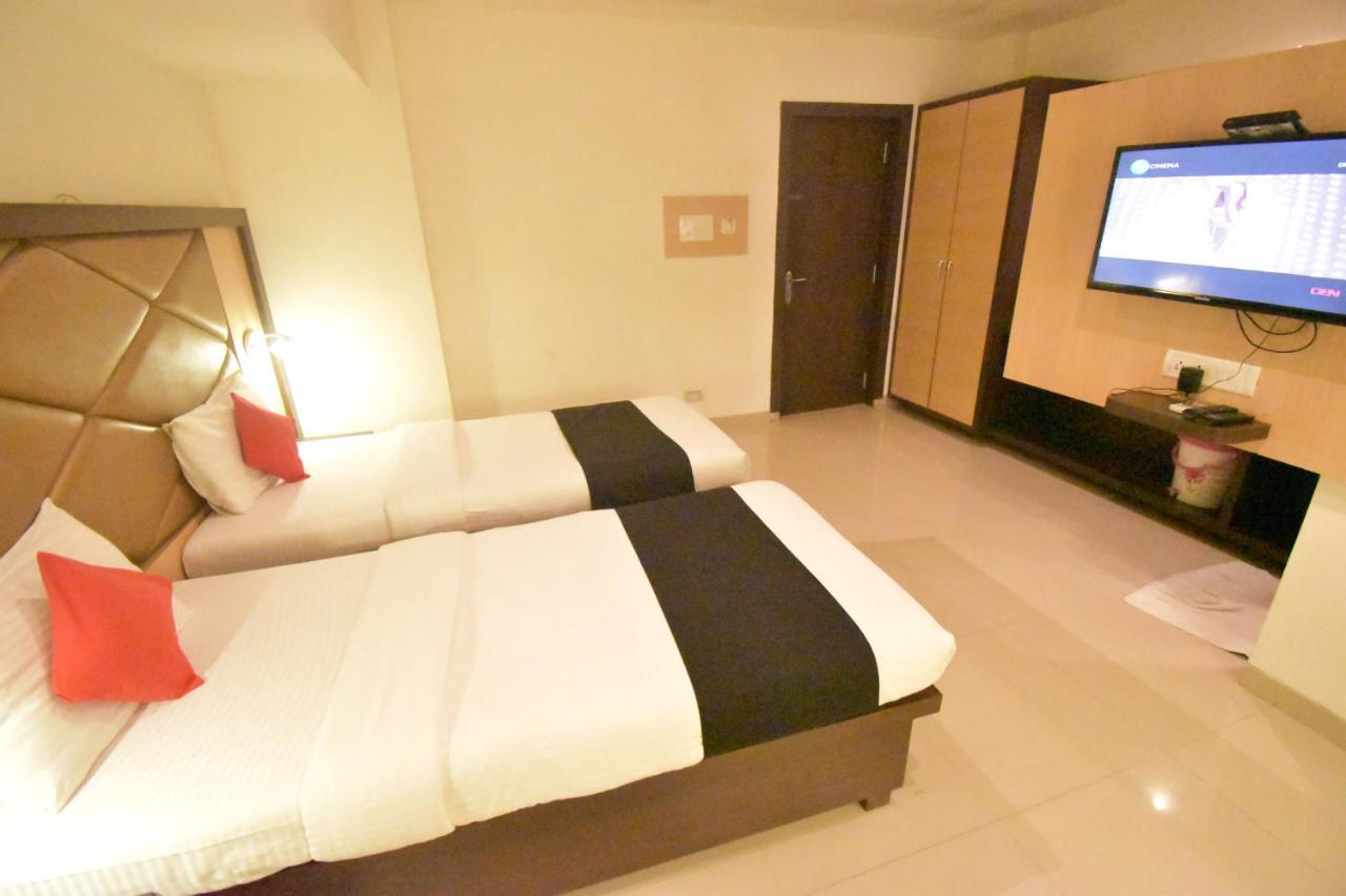 Hotel Everest Navi Mumbai Buitenkant foto