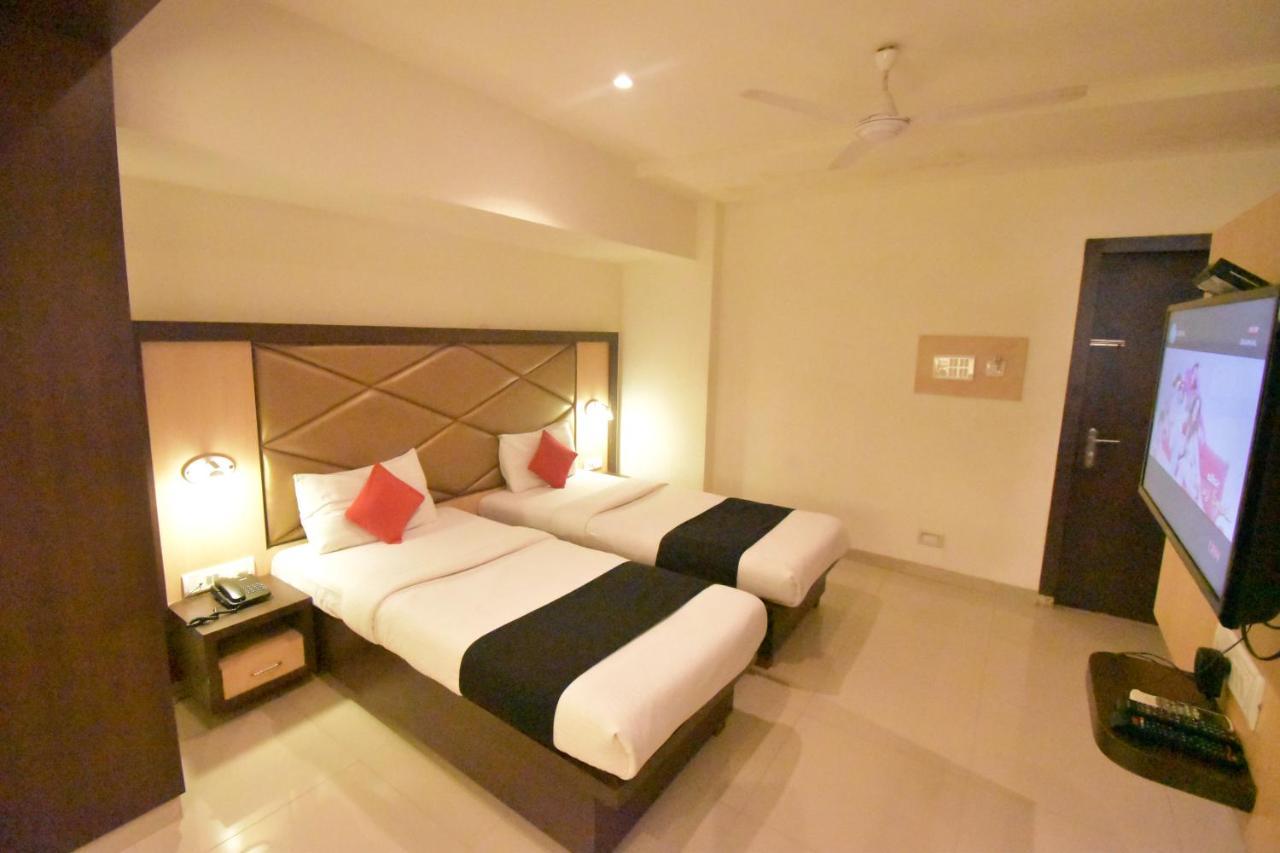 Hotel Everest Navi Mumbai Buitenkant foto